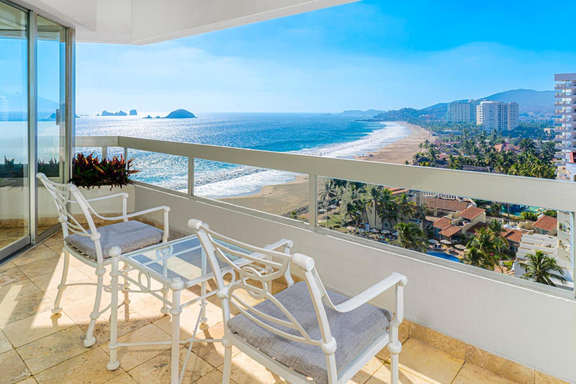Krystal Ixtapa Hotel